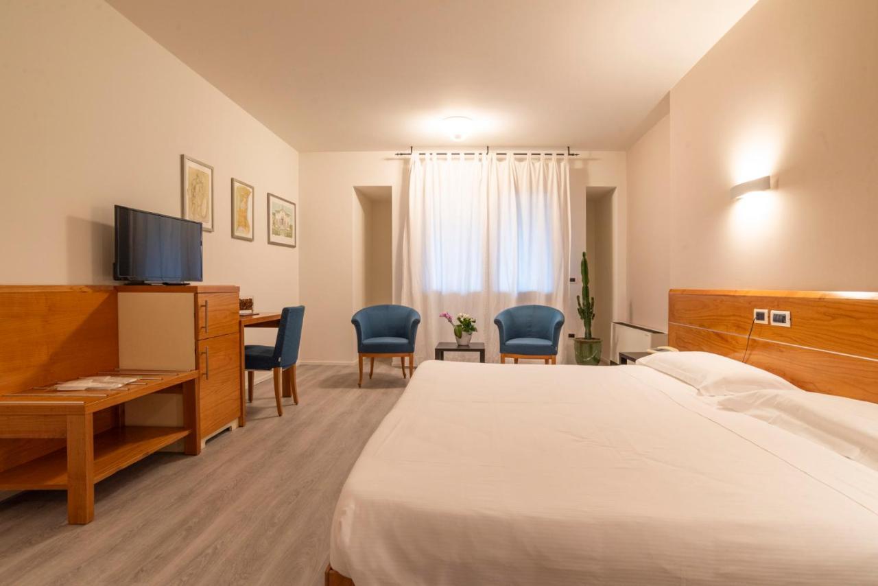 Ca' Delle Rose Hotel Кастелфранко Венето Екстериор снимка