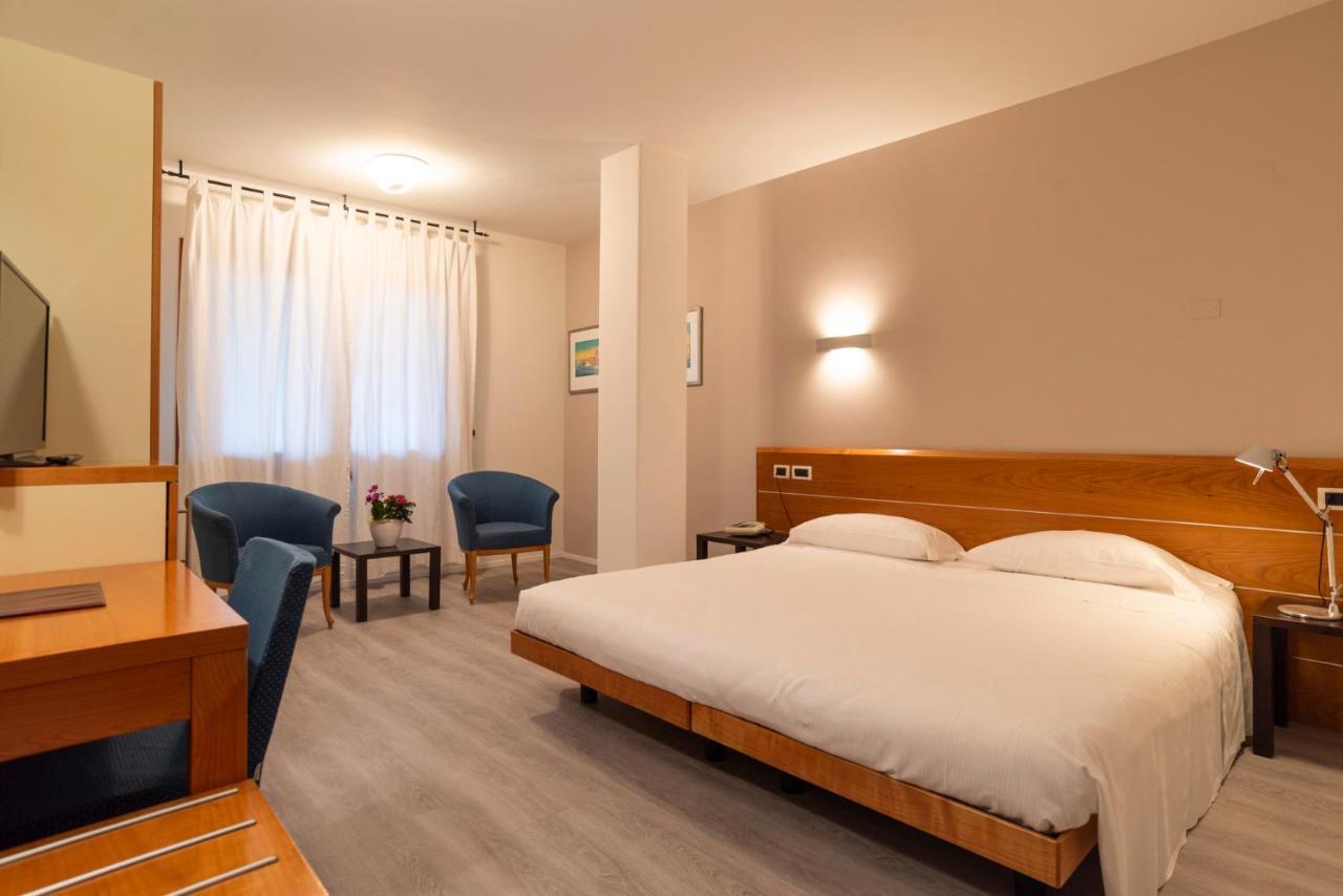 Ca' Delle Rose Hotel Кастелфранко Венето Екстериор снимка