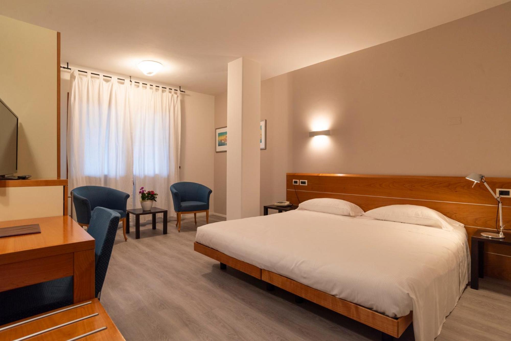 Ca' Delle Rose Hotel Кастелфранко Венето Екстериор снимка