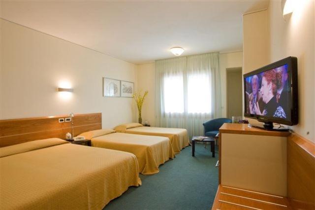 Ca' Delle Rose Hotel Кастелфранко Венето Стая снимка